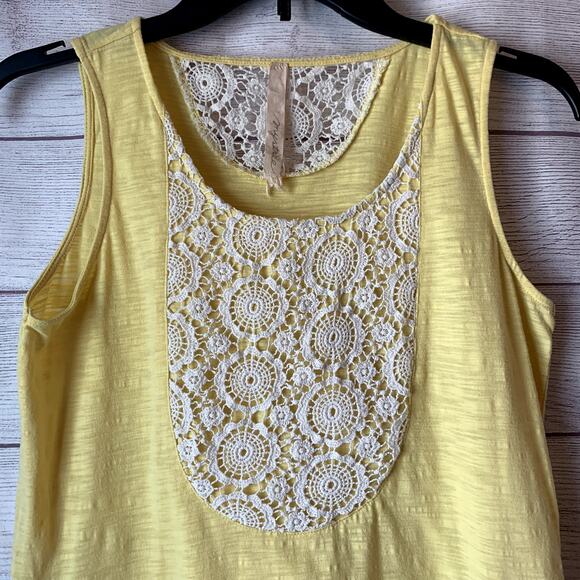 Mystree Yellow Tank Top with Crochet Detail Scoop Neckline Size Medium - Picture 2 of 11
